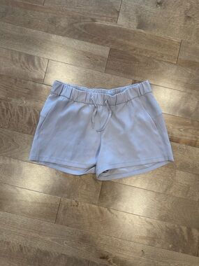Lululemon On the Fly Short Woven 2.5" in Silverscreen